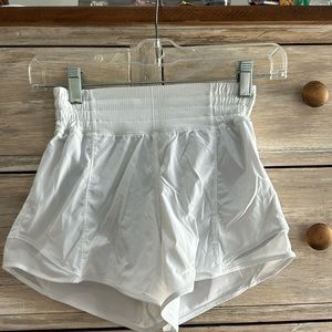 EUC Lululemon Hottie Hot shorts